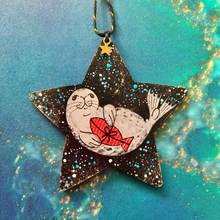 Load image into Gallery viewer, MoonSeals - Seal Star Christmas Decorations