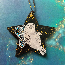Load image into Gallery viewer, MoonSeals - Seal Star Christmas Decorations