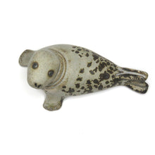 Load image into Gallery viewer, Pottery seals